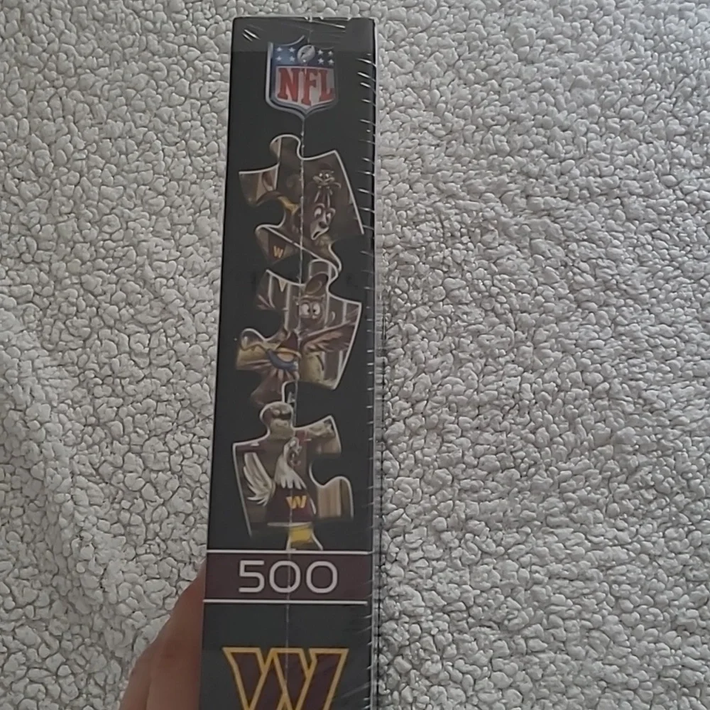 Washington Commanders 500 Piece Puzzle NWOT Unopened - Picture 3 of 5